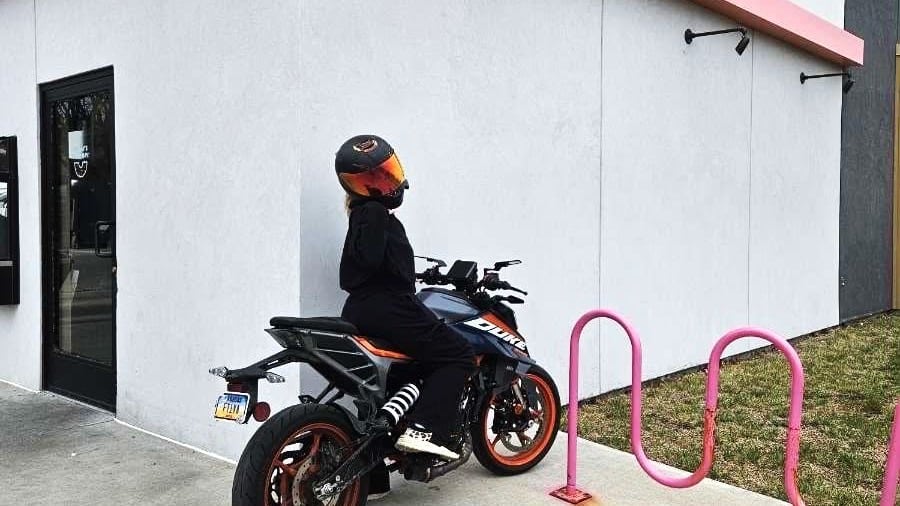b86535e4 c04f 4150 82c5 b0982325d9fd - Topeka’s “Moto Pineapple” Targeted? Beloved KTM Rider’s Motorcycle Stolen, Damaged After Early Morning Theft 11 b86535e4 c04f 4150 82c5 b0982325d9fd - Topeka’s “Moto Pineapple” Targeted? Beloved KTM Rider’s Motorcycle Stolen, Damaged After Early Morning Theft